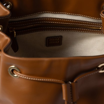 レザー バックパック  サイズ：30cm×25cm×12.5cm