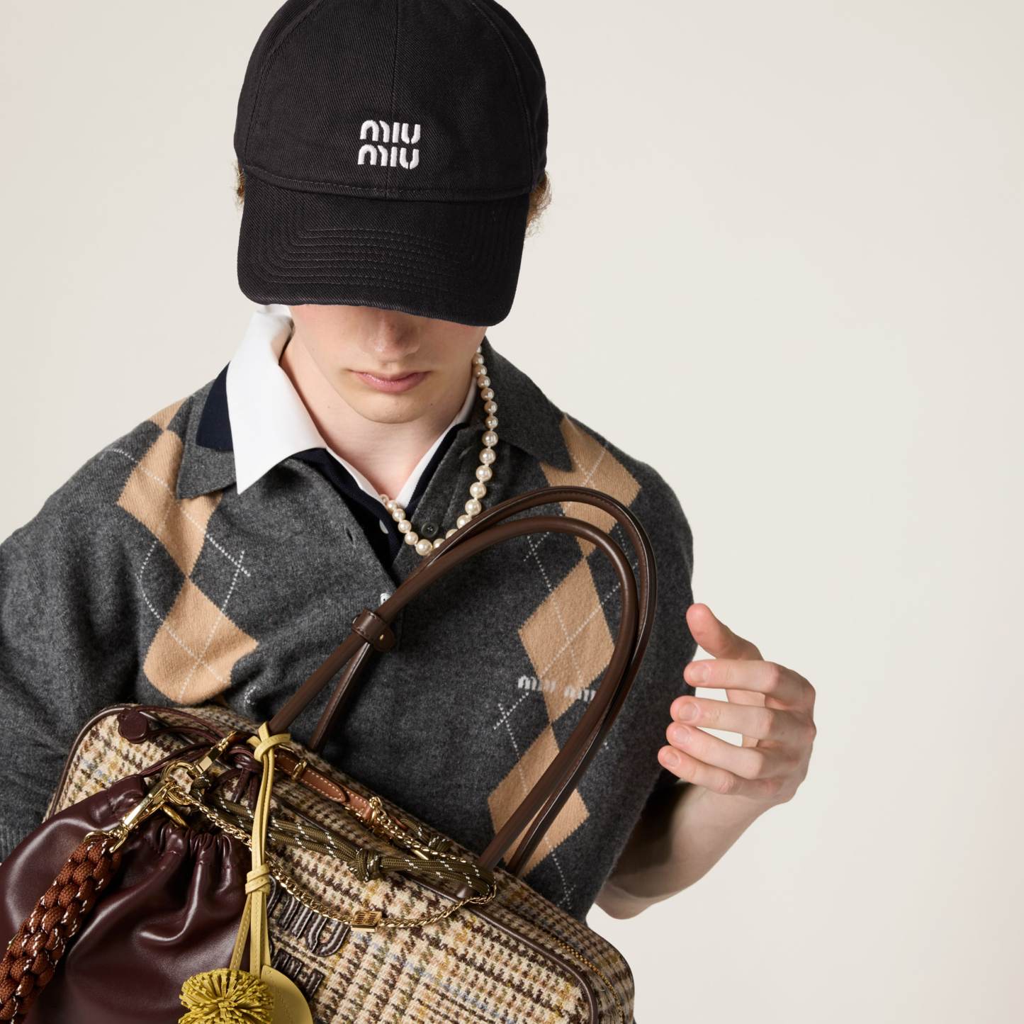 ミュウミュウ MIU MIU デニム ベースボールキャップ（帽子）