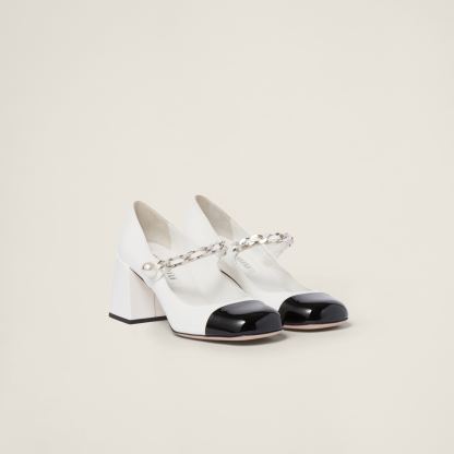 パテントレザー パンプス