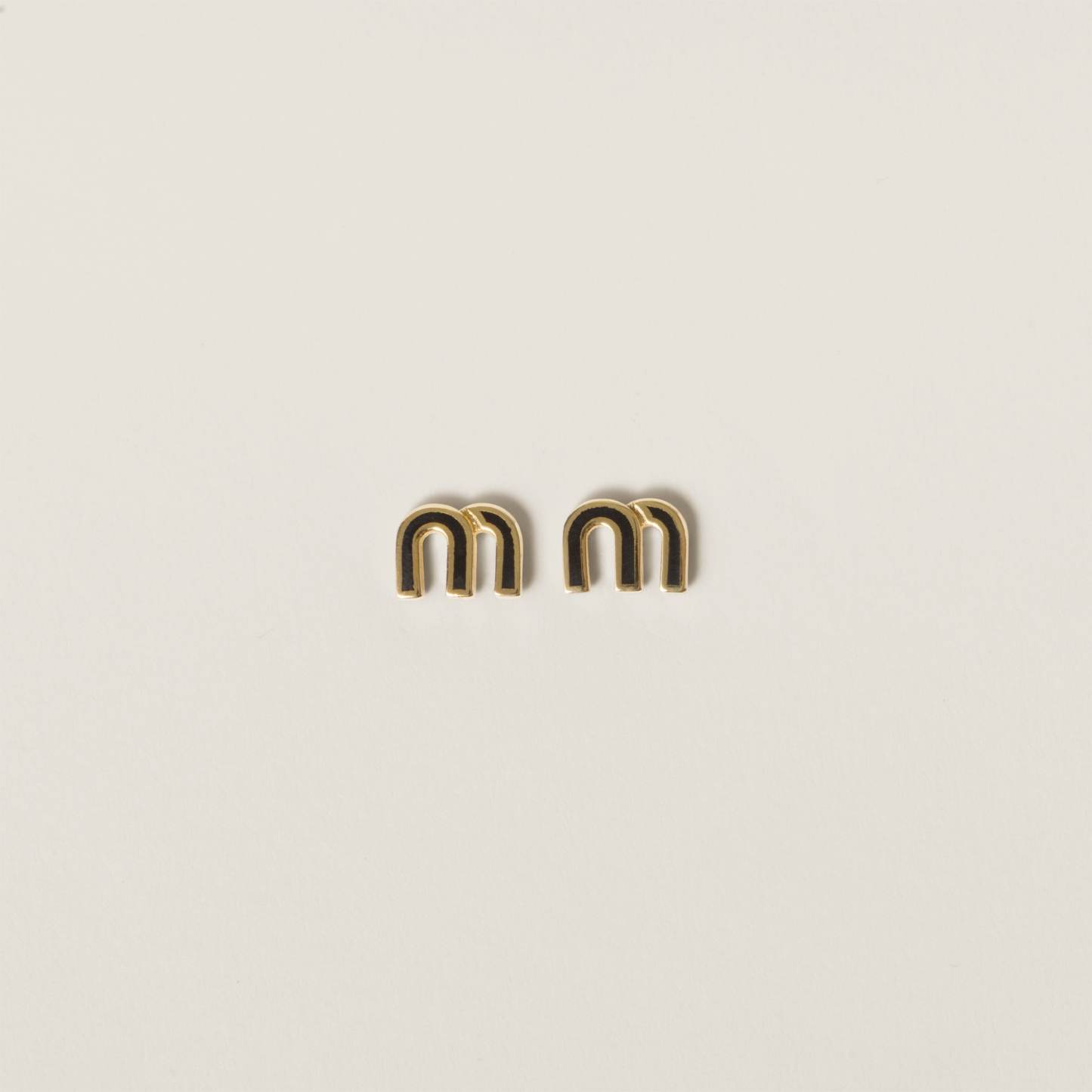 エナメルメタル ピアス