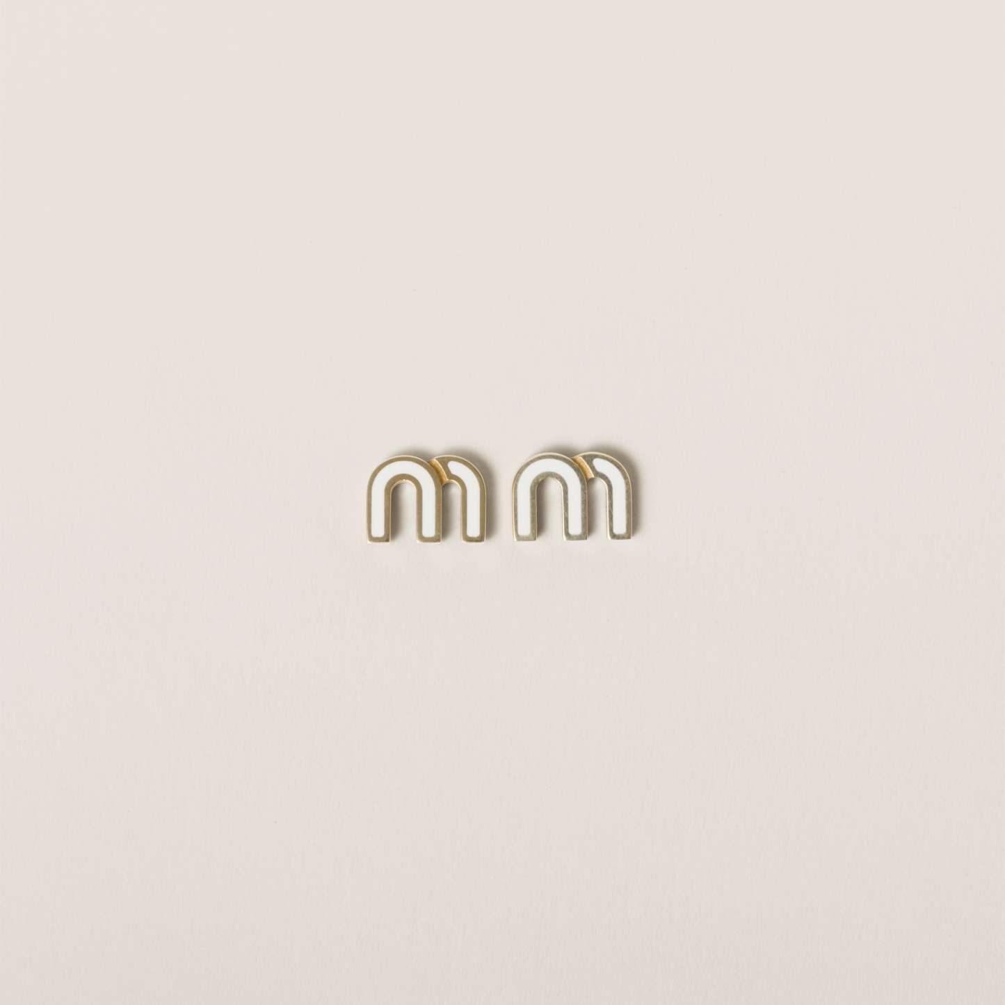 エナメルメタル ピアス