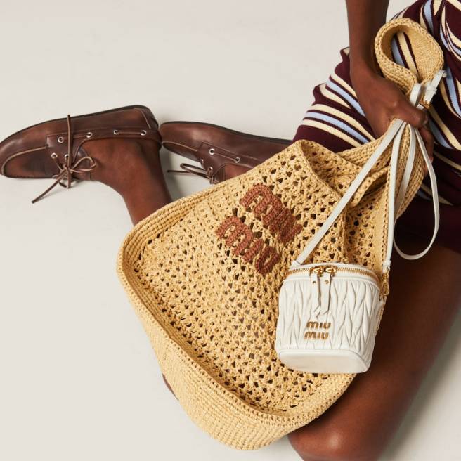 マトラッセ ナッパレザー マイクロバッグ