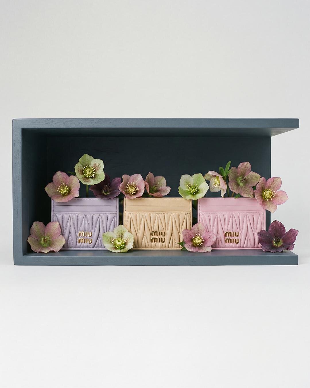 ミュウミュウ パテントレザー ヘアクリップ カラー：レッド | MIU MIU