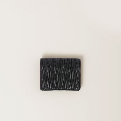 マテラッセレザー 折り財布