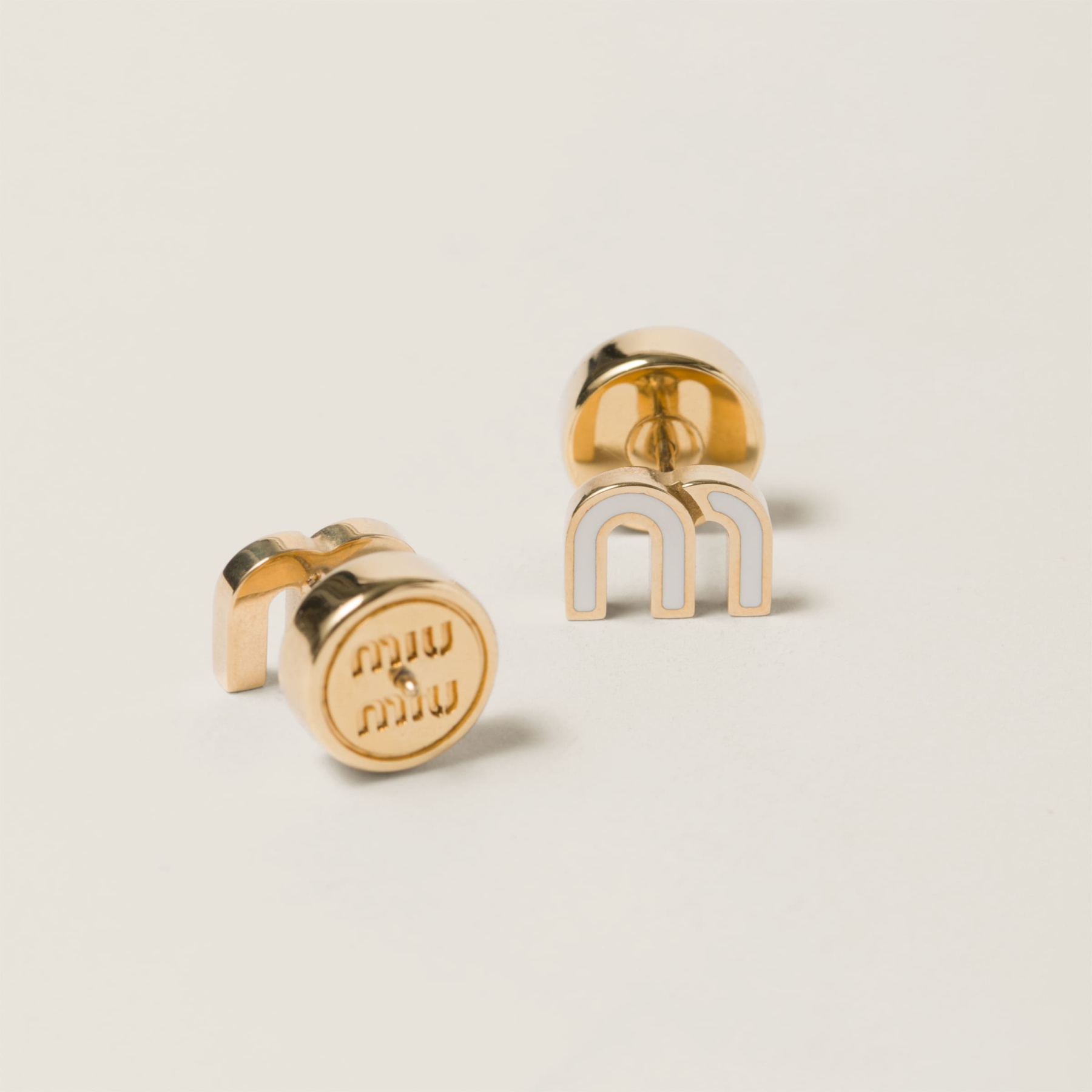 エナメルメタル ピアス