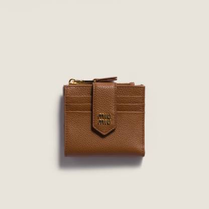 ミュウミュウ（MIU MIU） レザー 財布 カラー: コニャックブラウン