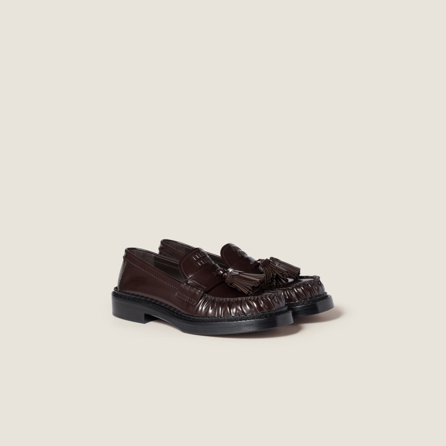 ミュウミュウ ポリッシュドレザーのタッセルローファー | MIU MIU
