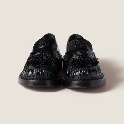 ミュウミュウ ポリッシュドレザーのタッセルローファー | MIU MIU