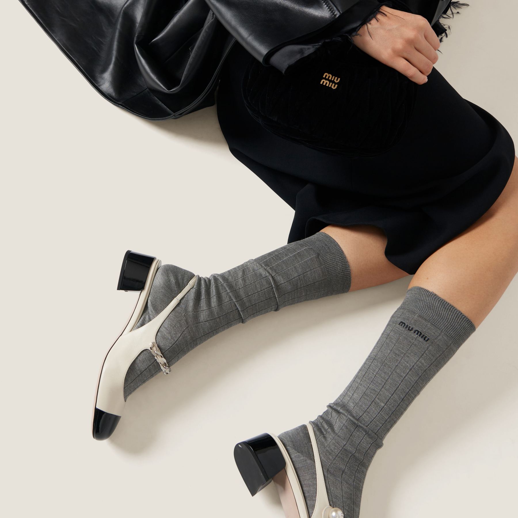 レザーxパテントレザー スリングバックパンプス