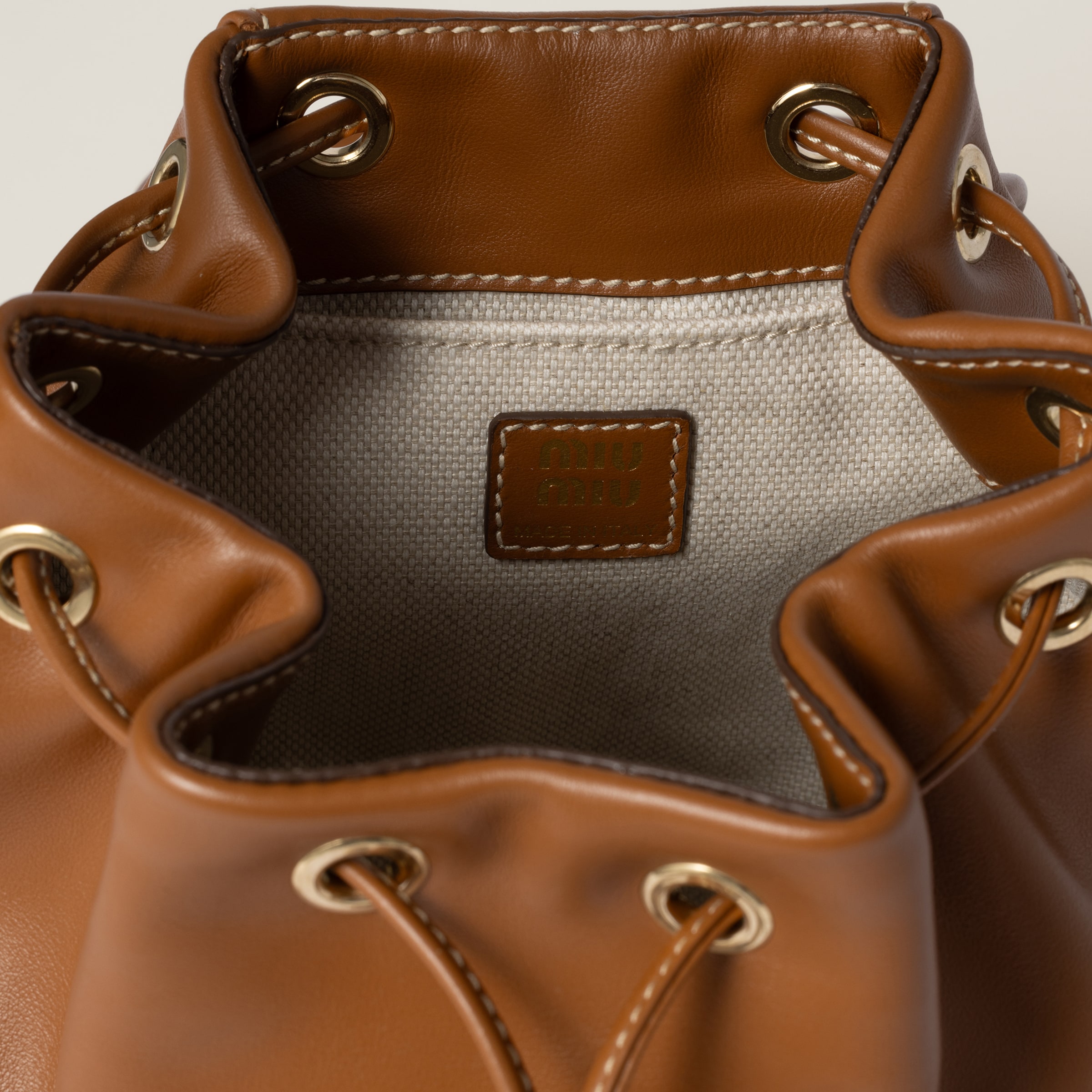 レザー バックパック  サイズ：22cm×18cm×11.5cm