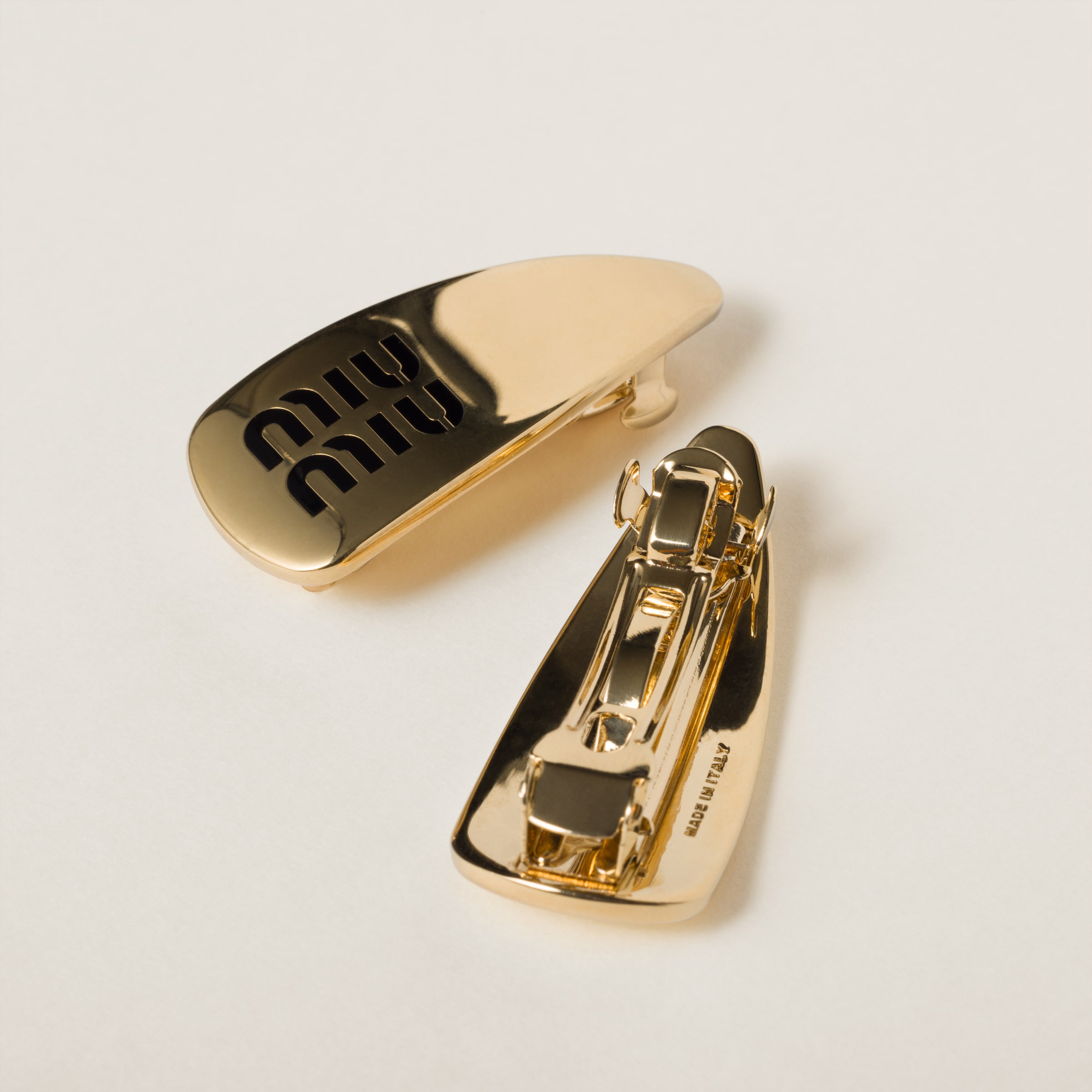 miumiu エナメルメタル ヘアクリップ エナメルメタル ヘアクリップ miumiu ミュウミュウ