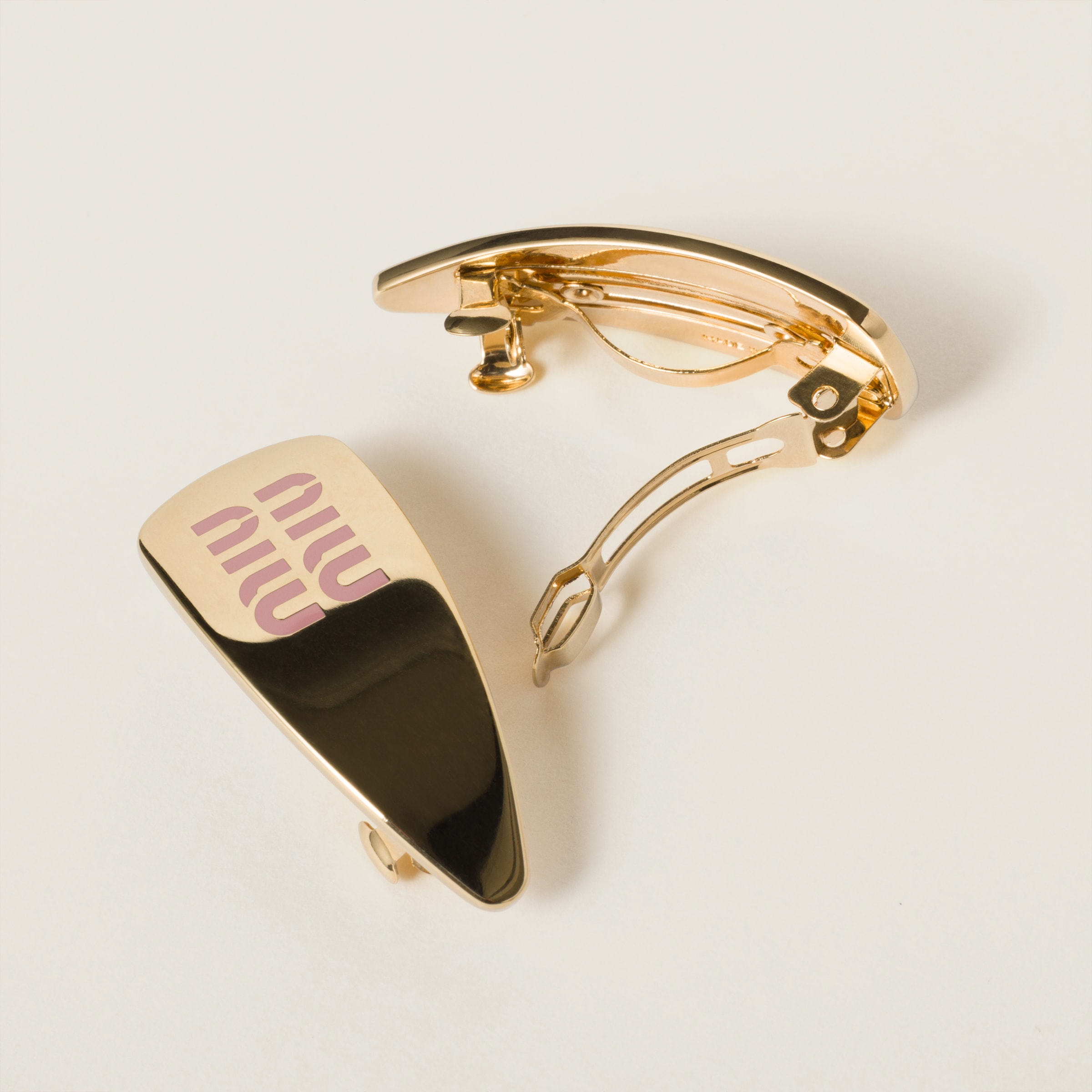 新品同様miumiu♡エナメルメタルヘアクリップ 新品同様 miumiu エナメルメタルヘアクリップ 新品同様miumiu