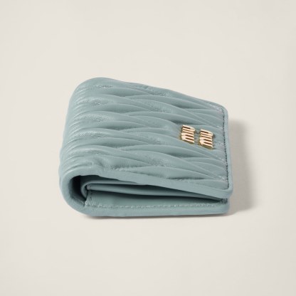 マテラッセレザー 折り財布