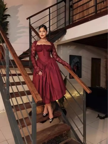 Ladies' Lace Maxi Dress