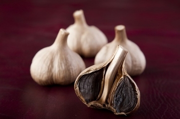 MOMIKI宮崎　黒にんにく「くろまる」