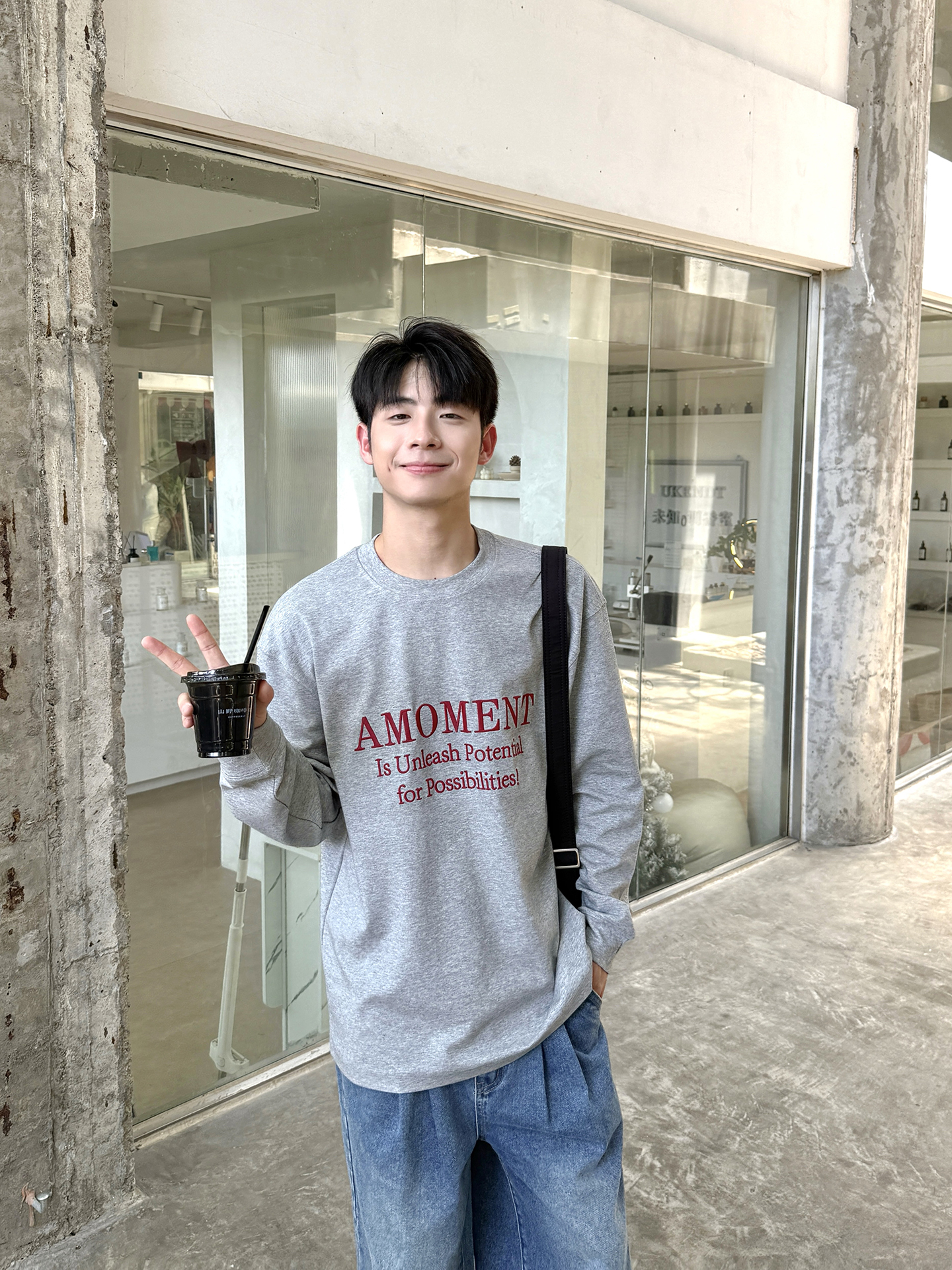 日系長袖T恤 字母刺繡 寬鬆休閒 基礎款