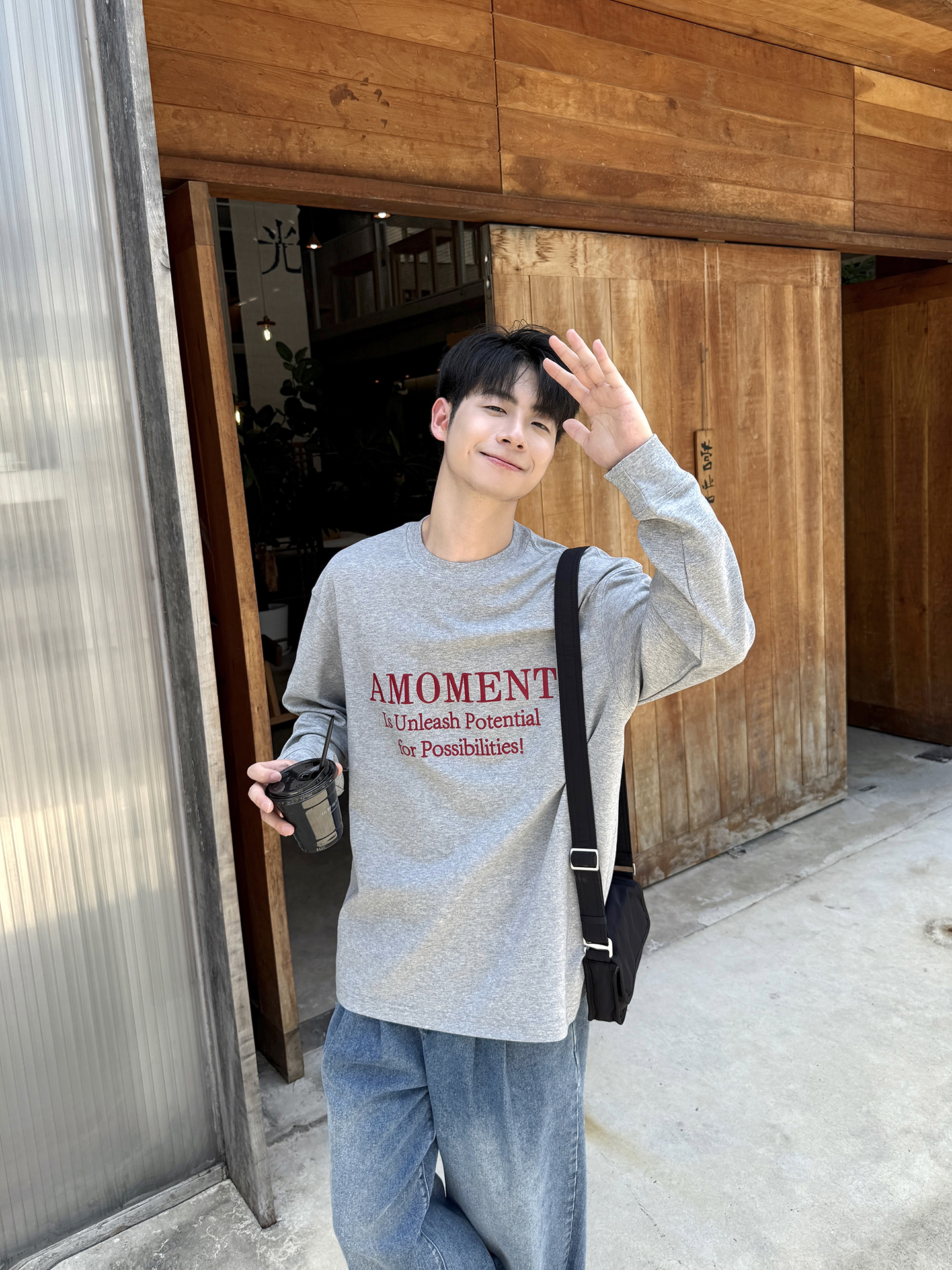 日系長袖T恤 字母刺繡 寬鬆休閒 基礎款