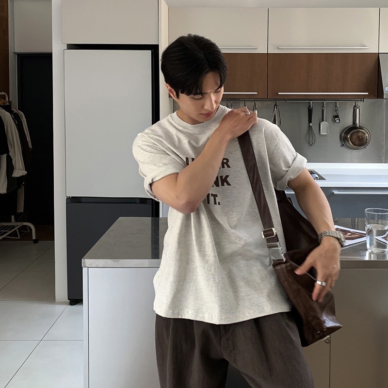 AS 韓版字母TEE 「沈思者」 寬鬆落肩｜休閒百搭