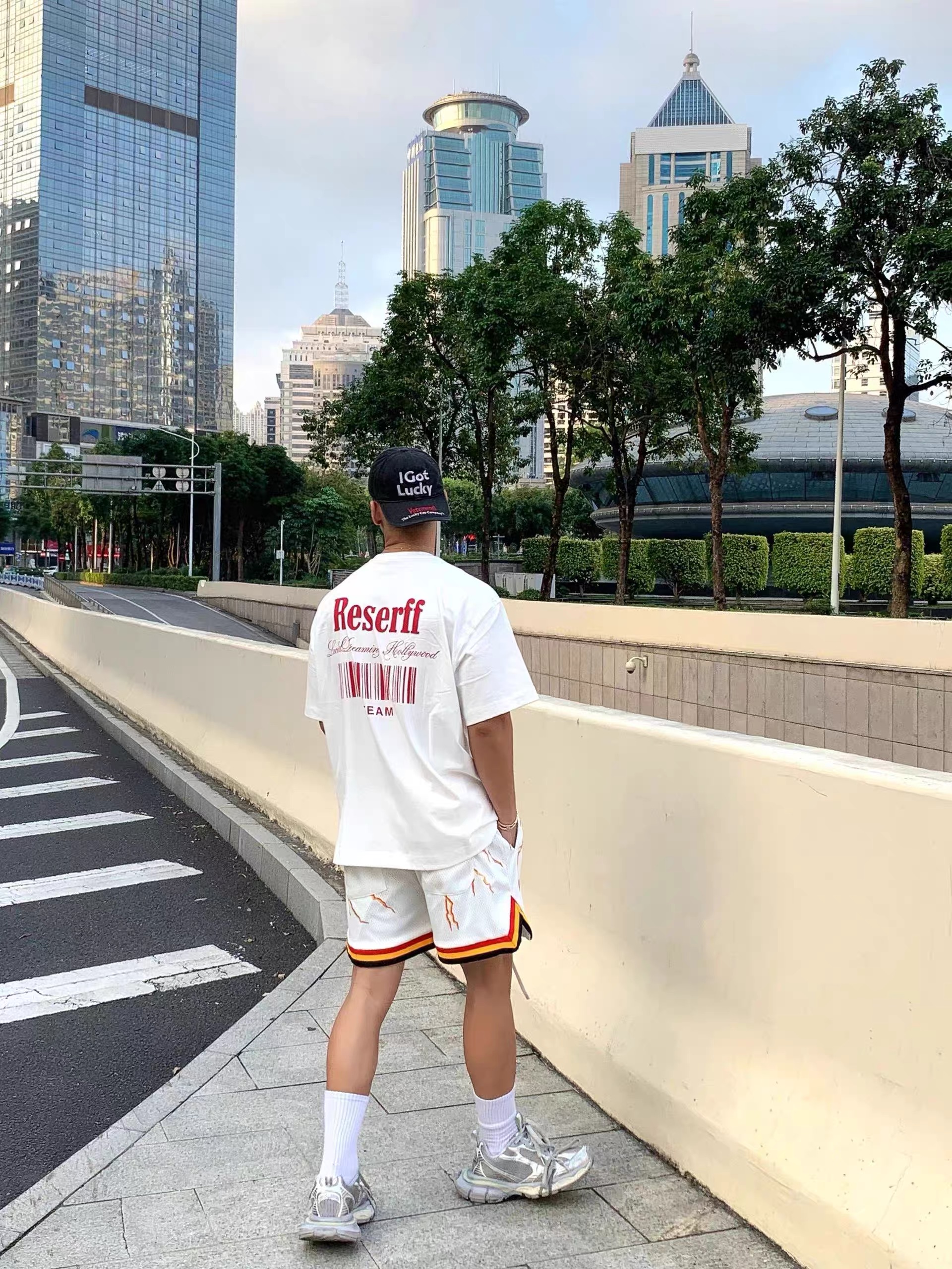 DK 復古風 美式T恤 寬鬆純棉 「條形碼」 圓領短袖