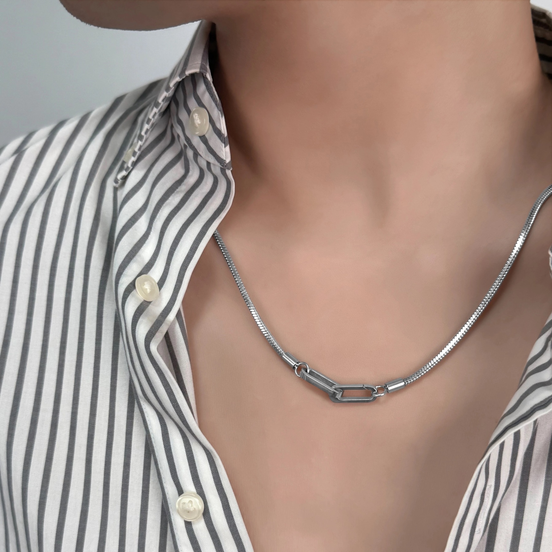 AK 鈦鋼項鍊 男士方釦素鏈 簡約高級百搭 寬2MM