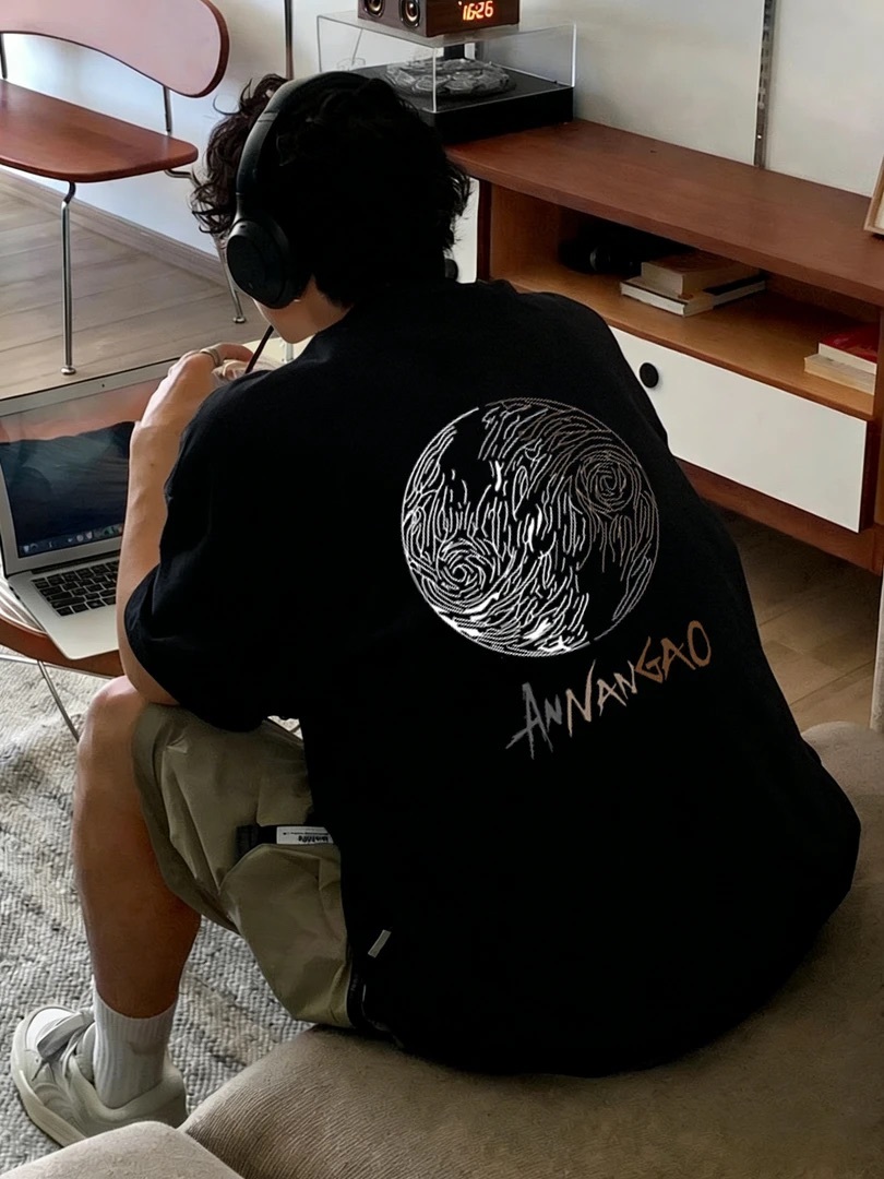 美式潮流「黑色星球」圓領TEE 純棉親膚 重磅260G 寬鬆版型