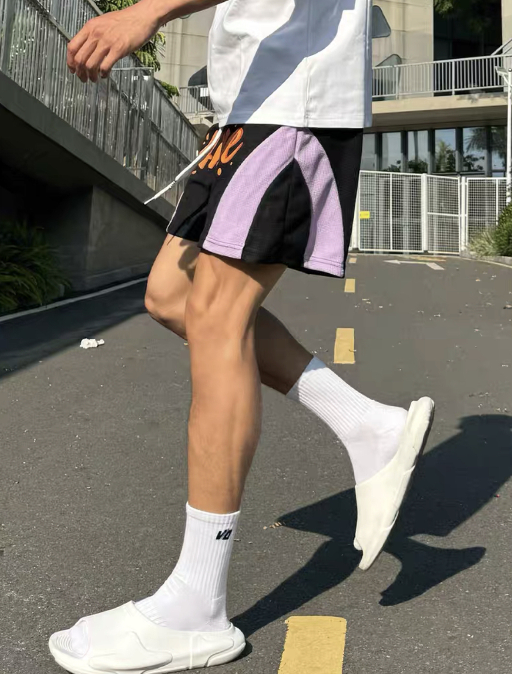 AT 四分短褲 華膚格運動短褲 美式潮流 交叉設計 寬鬆透氣 撞色
