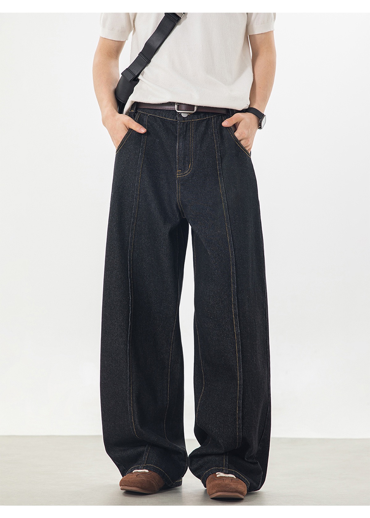 復古水洗牛仔褲 星星刺繡 直筒寬鬆牛仔褲｜前鈕扣 後鬆緊腰設計