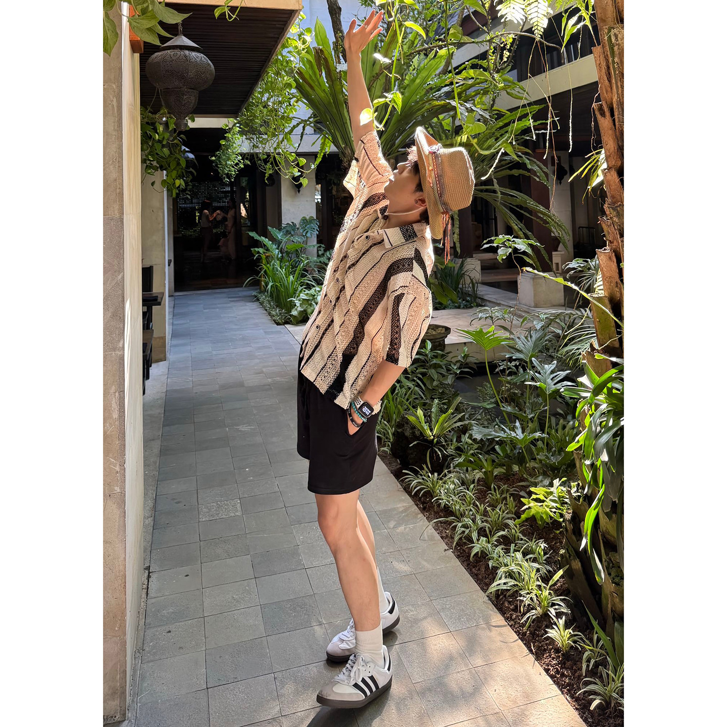 海島度假風 男士鏤空上衣 輕薄透氣 設計感外套