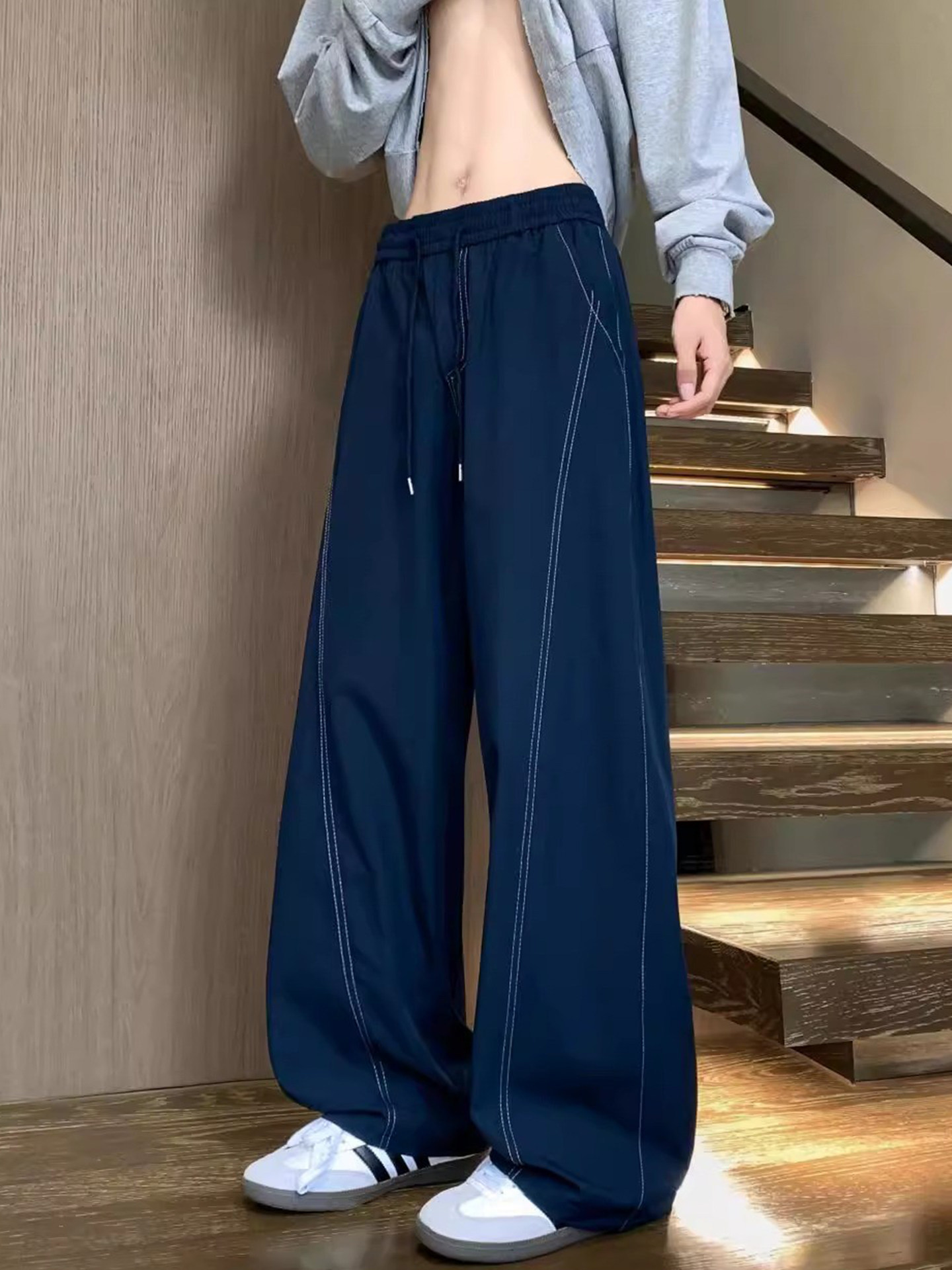 美式速乾運動長褲 鬆緊腰 彎刀線條設計 寬鬆垂順透氣