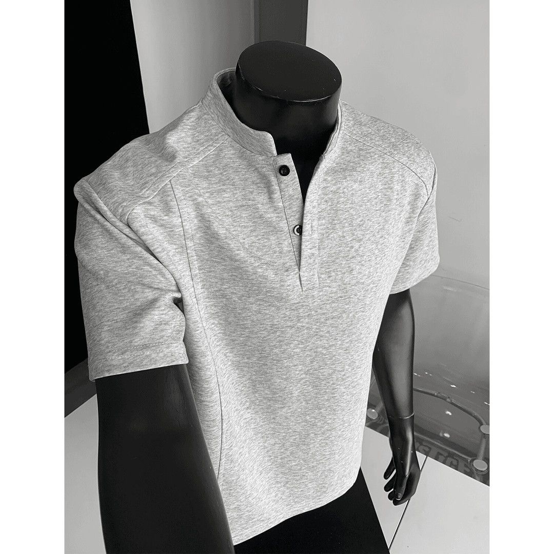 MAN 鈕扣亨利領素面TEE 輕商務POLO衫 寬鬆小立領 挺拔顯肩寬