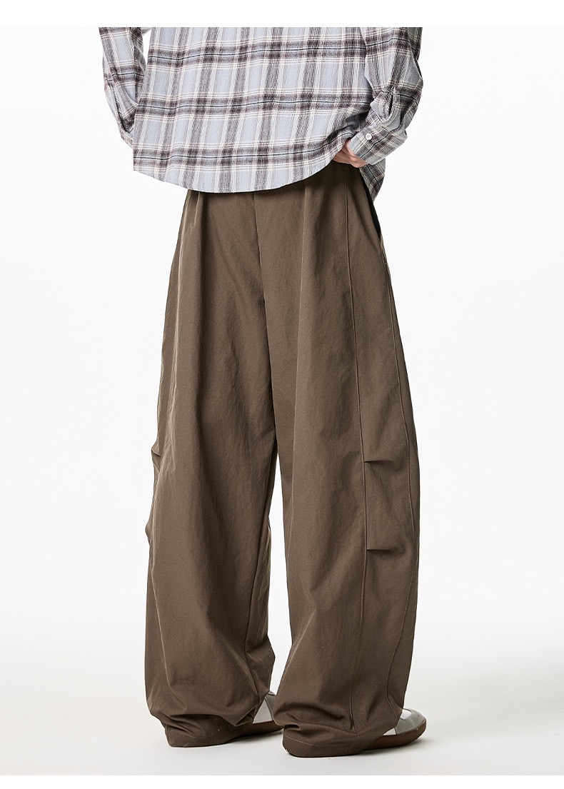 HT 涼感打褶彎刀長褲 寬鬆直筒設計 遮肉顯瘦百搭