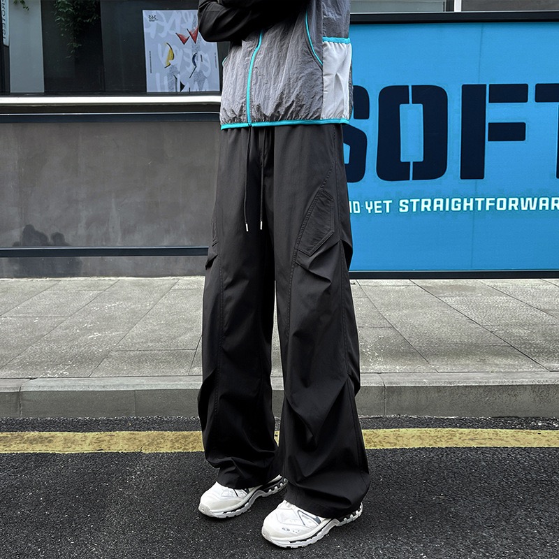 MAN 日系褶皱彎刀褲 寬鬆直筒 鬆緊腰帶 休閒百搭｜多口袋