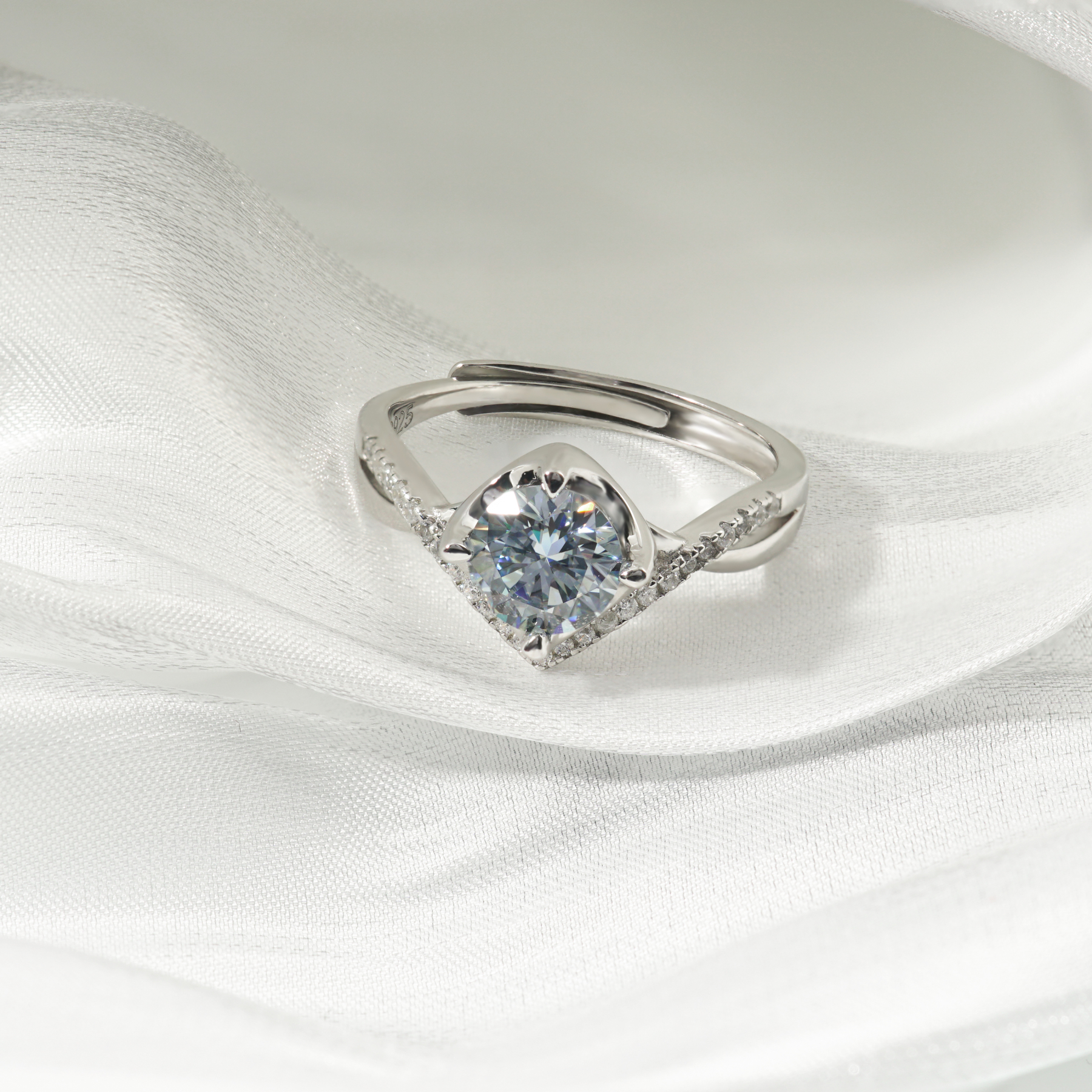 1ct Round Synthetic Moissanite Crown Ring S925