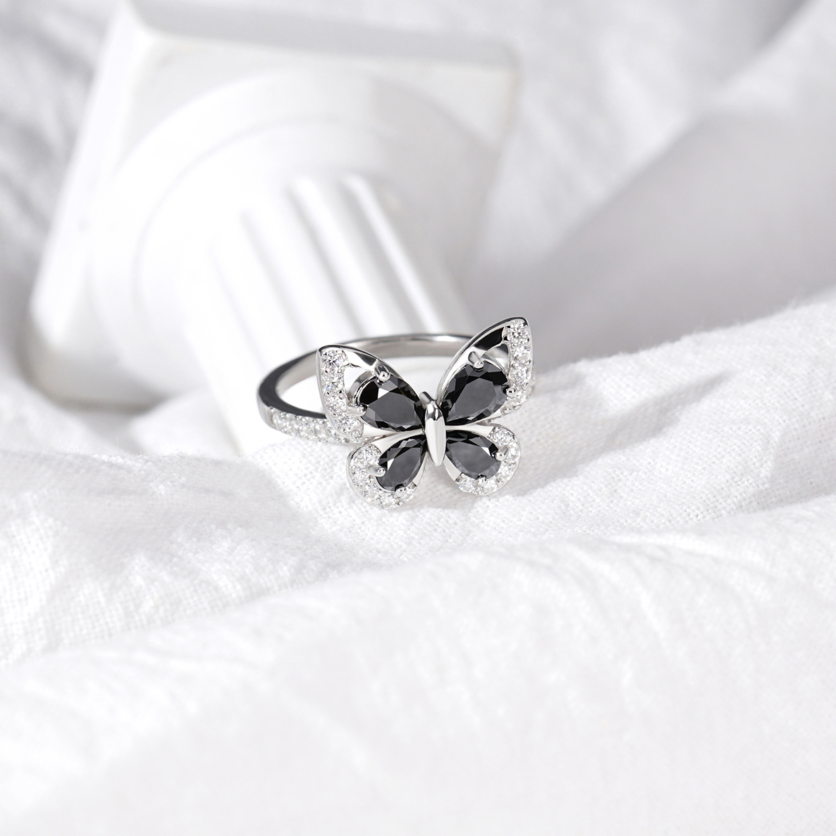 S925 Black Butterfly Pear Synthetic Moissanite Unique Ring