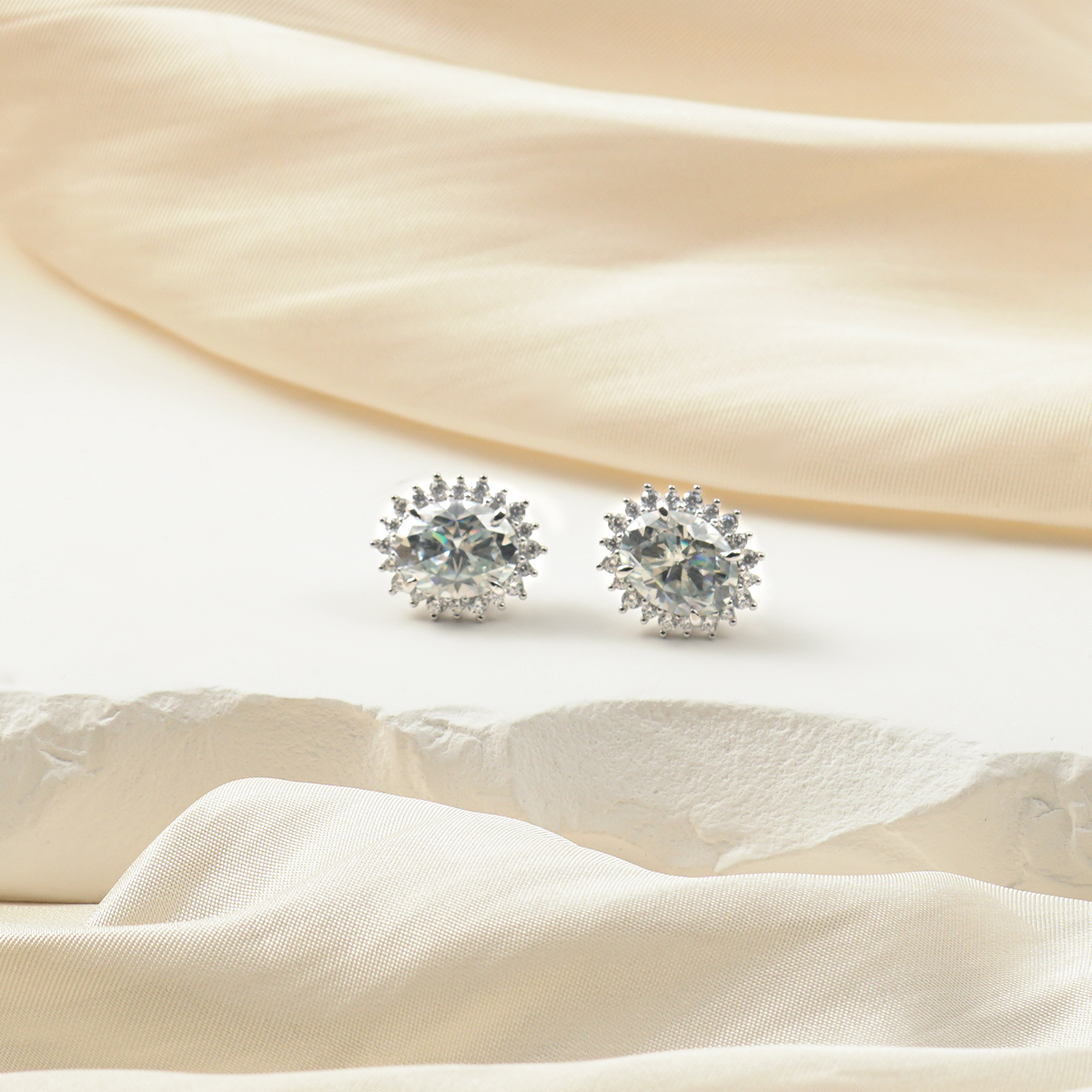 1-3ct Oval Synthetic Moissanite Sunflower Stud Earrings S925