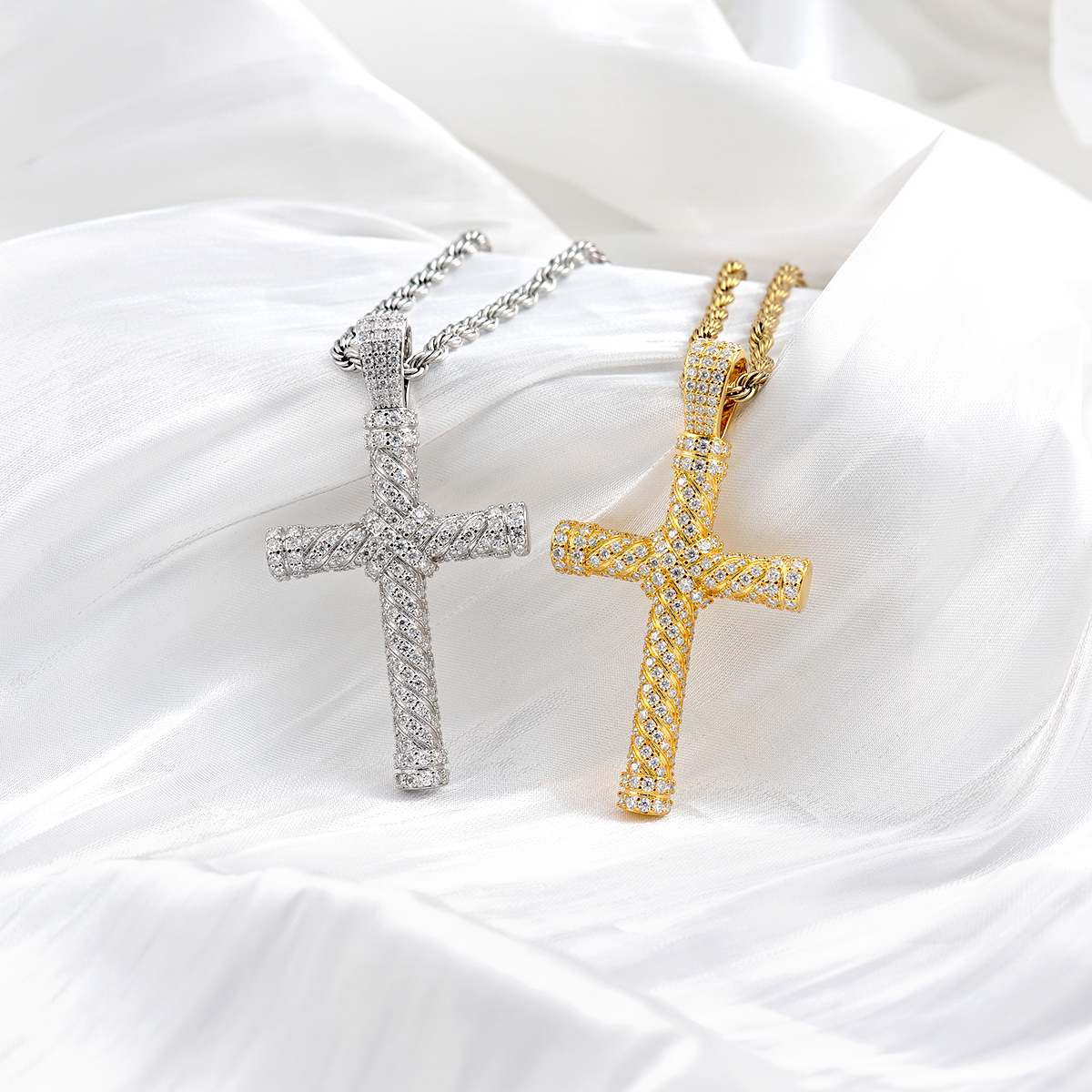 Round Cross Necklace D Color Synthetic Moissanite S925 Unisex Bling Necklace Chain Birthday Anniversary Mother's Day Gift for Men Women