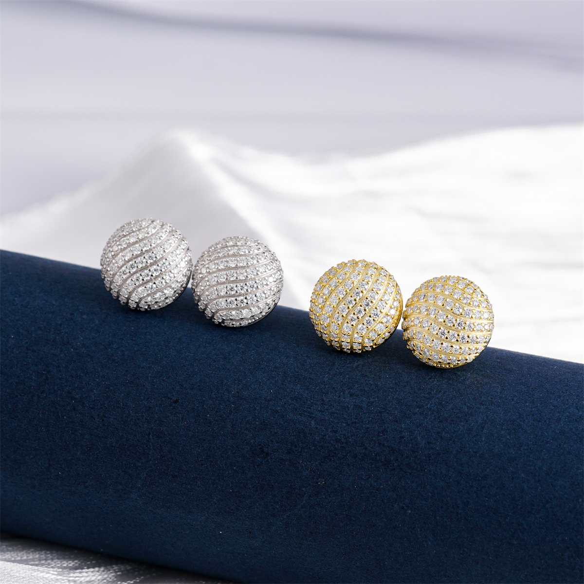 D Color Synthetic Moissanite 1.1ct Round Bling Undular Dome-Shaped Earrings