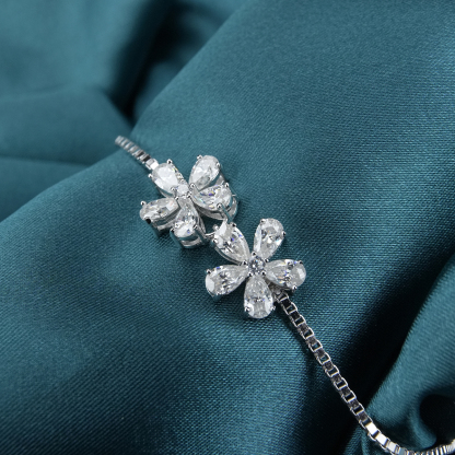 3.5ct Pear Synthetic Moissanite Flower Bracelet S925