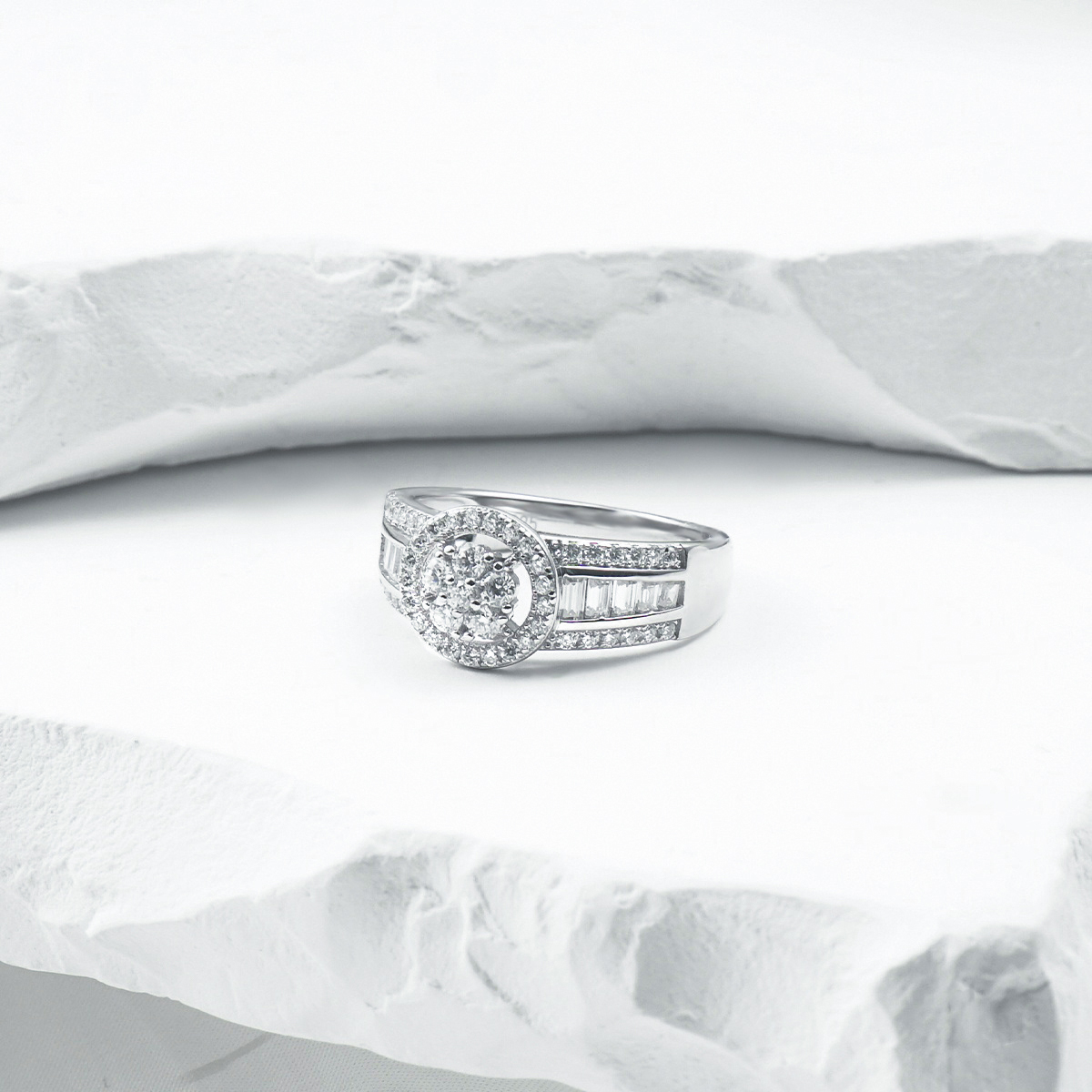 Hip Hop Halo Cocktail Ring D Color VVS Synthetic Moissanite S925 Stunning Unisex Ring Perfect for Any Occasion & Everyday Wear Birthday Anniversary Gifts