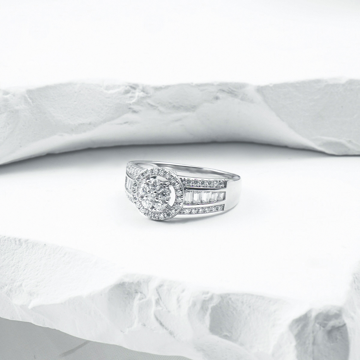 Hip Hop Halo Cocktail Ring D Color VVS Synthetic Moissanite S925 Stunning Unisex Ring Perfect for Any Occasion & Everyday Wear Birthday Anniversary Gifts