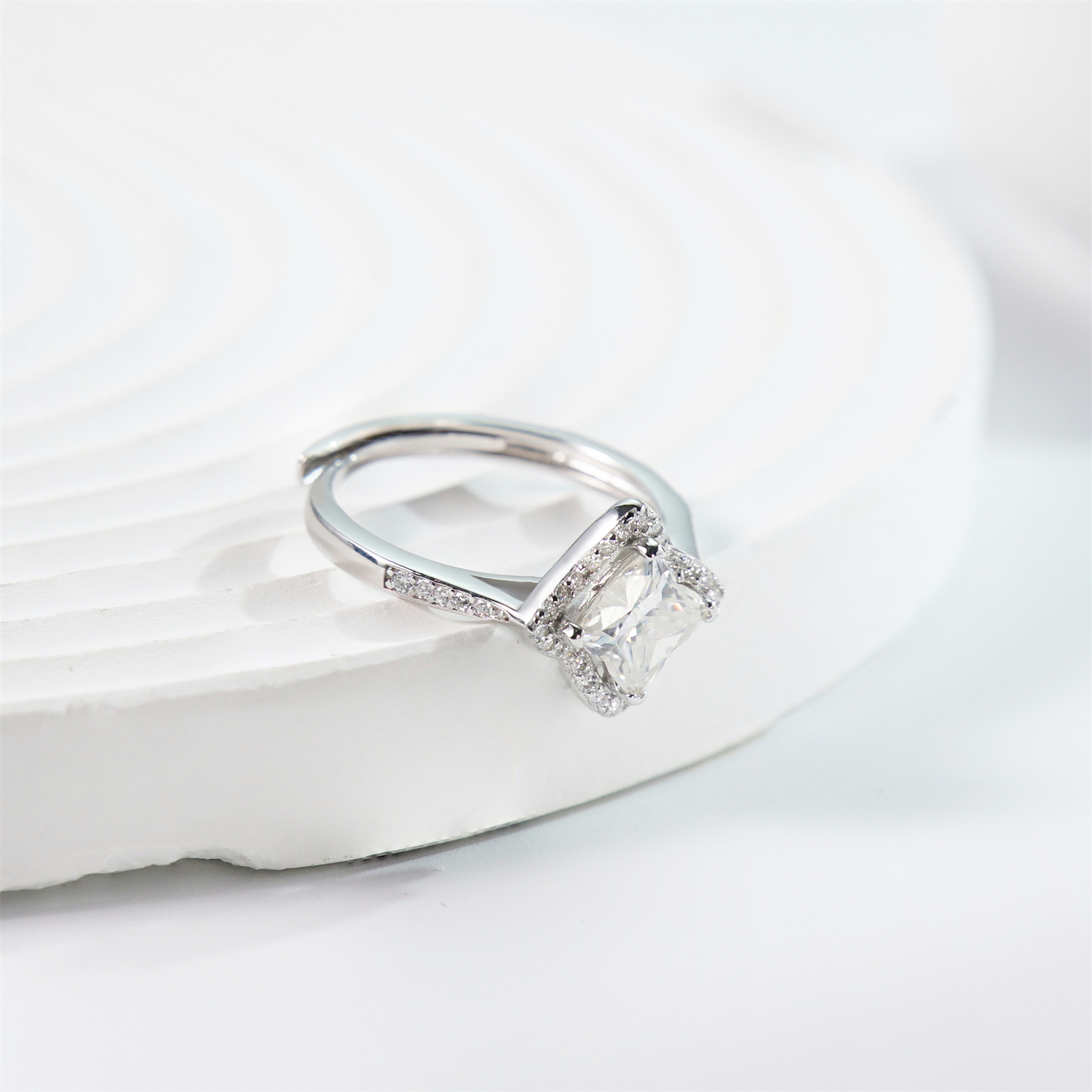 Delzzad Adjustable Luxury Clover Cluster Ring Lab-Created Moissanite Engagement Ring S925 Sterling Silver Moissanite Jewelry Perfect Gift