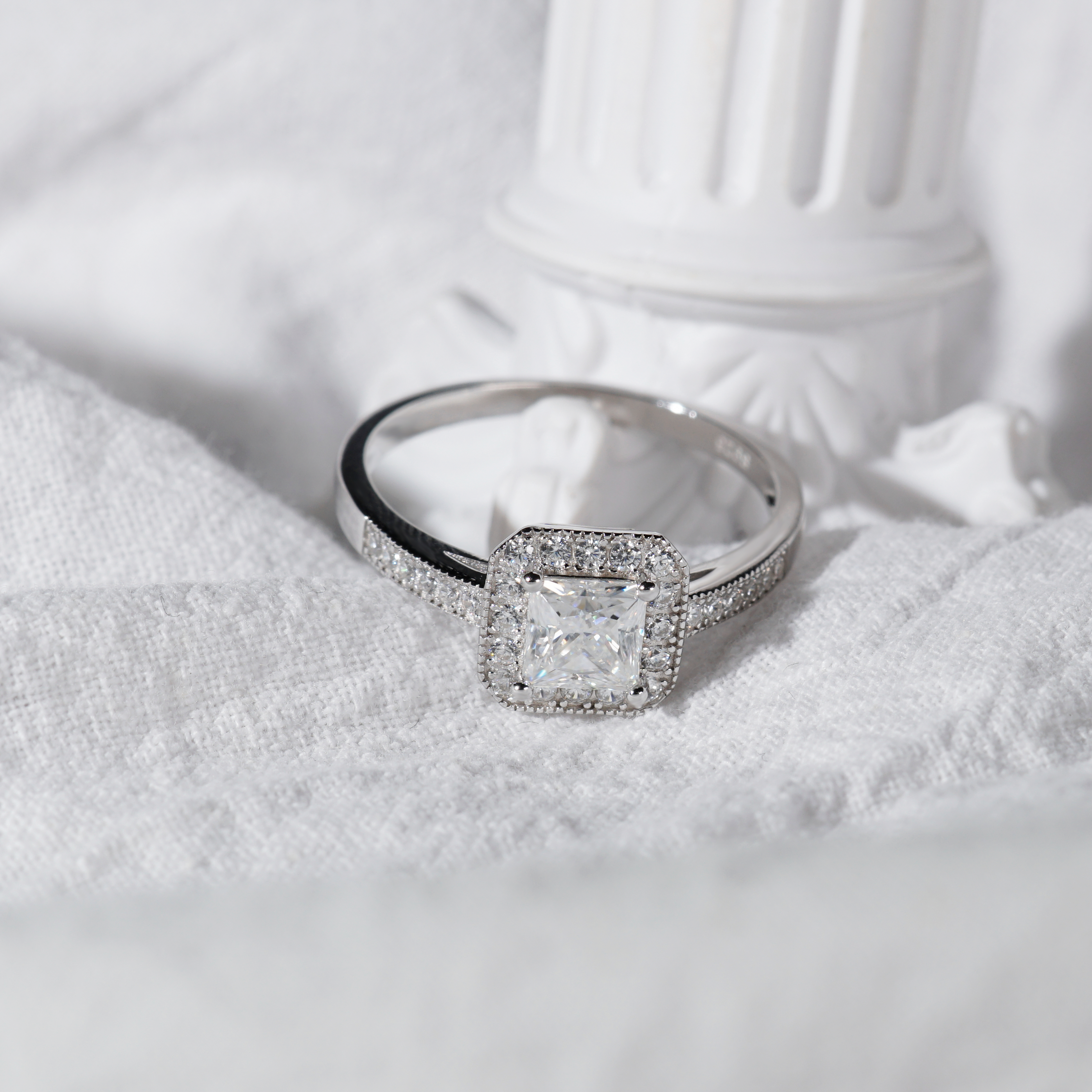 1ct Princess Synthetic Moissanite Halo Ring S925 Ring Band Jewelry Perfect Birthday Engagement Wedding Anniversary Gift