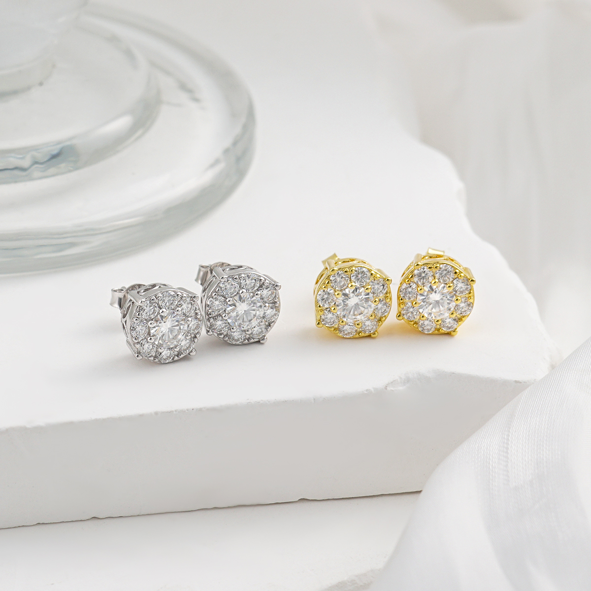 BLINGFLARE Sunburst Halo Stud Earrings 925S & VVS Moissanite