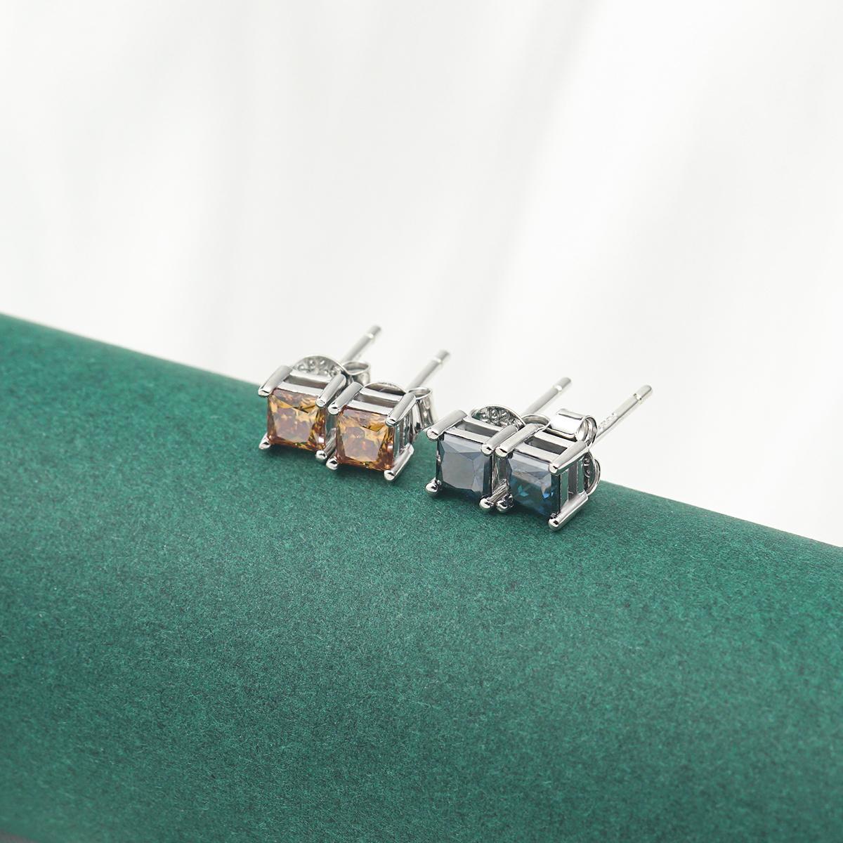 0.4ct Princess Synthetic Moissanite Classic Stud Earrings S925