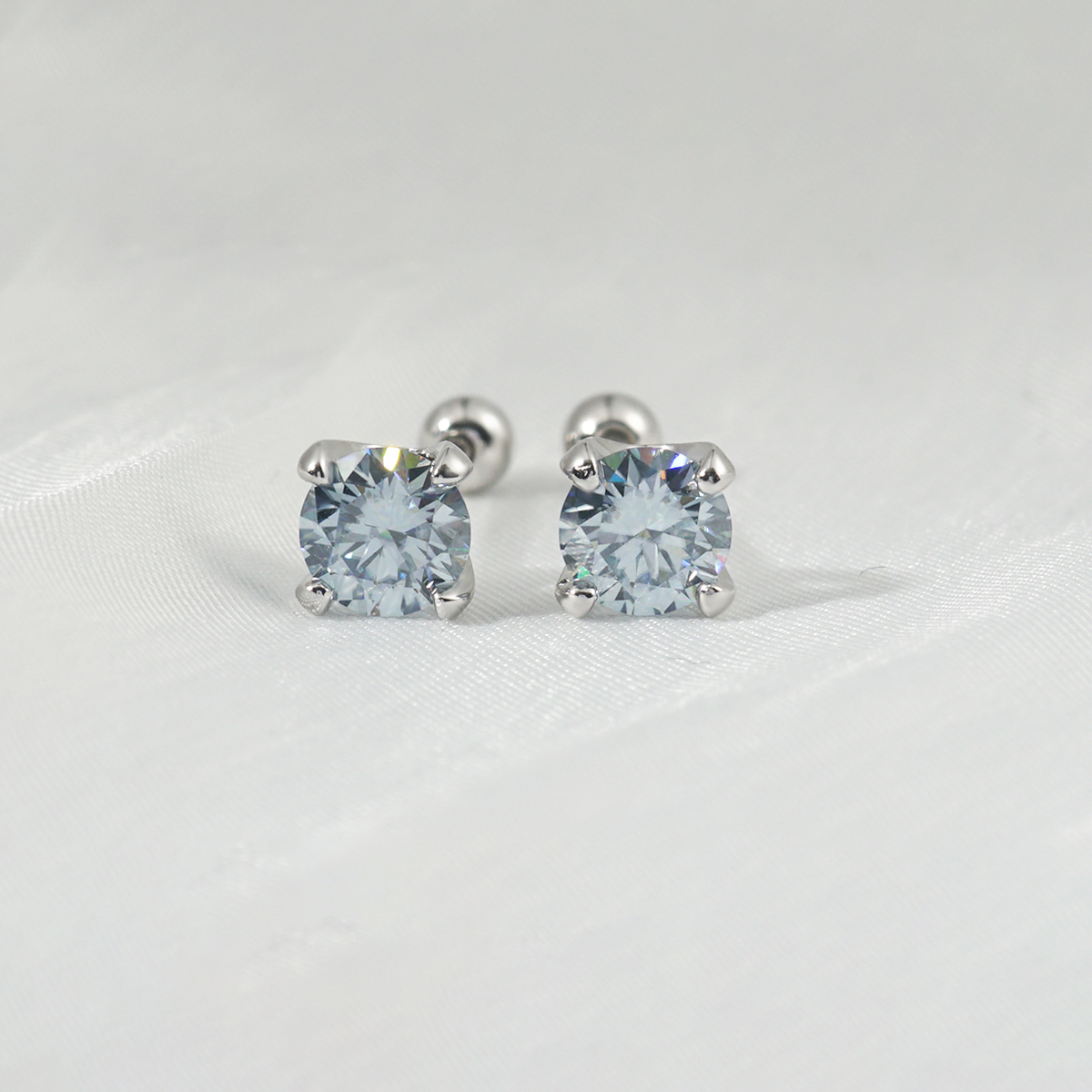 S925 0.5ct Synthetic Moissanite Exquisite Hip Hop Solitaire Four-Prong Stud Earrings Anniversary Birthday Mother's Day Gifts For Men Women