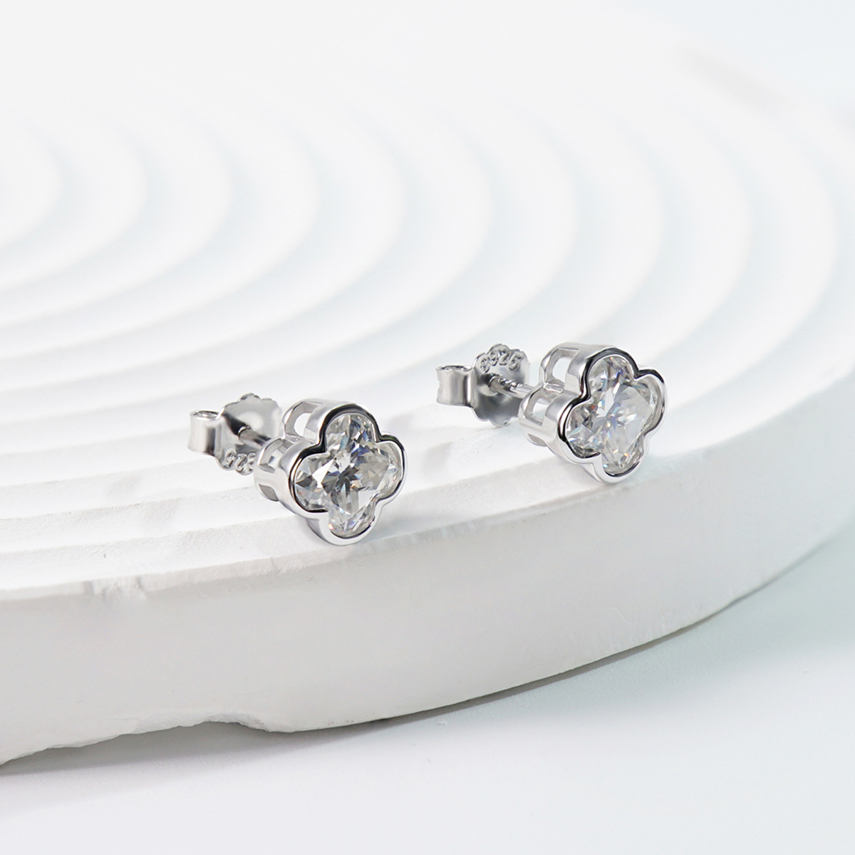 Delzzad Exquisite Cluster Clover Cut Earrings Lab-Created Moissanite Stud Earring S925 Sterling Silver Moissanite Jewelry Engagement Wedding Anniversary Perfect Gifts