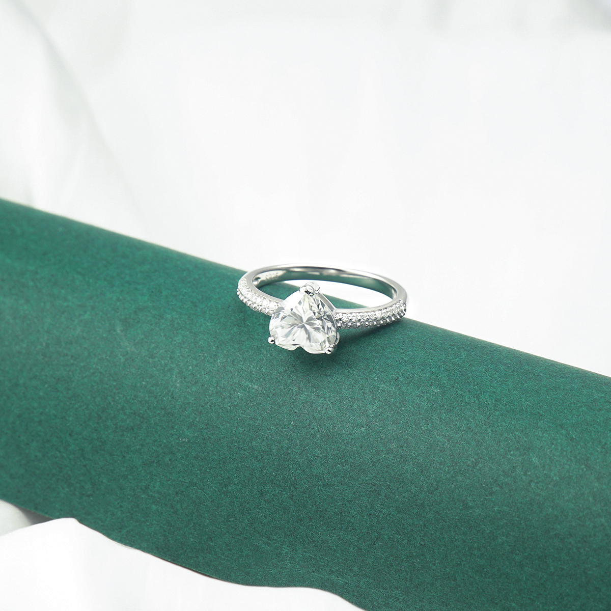 Heart Ring D Color VVS Synthetic Moissanite S925 Bling Ring Lady Women Perfect for Any Occasion & Everyday Wear Birthday Anniversary Engagement Wedding Gifts