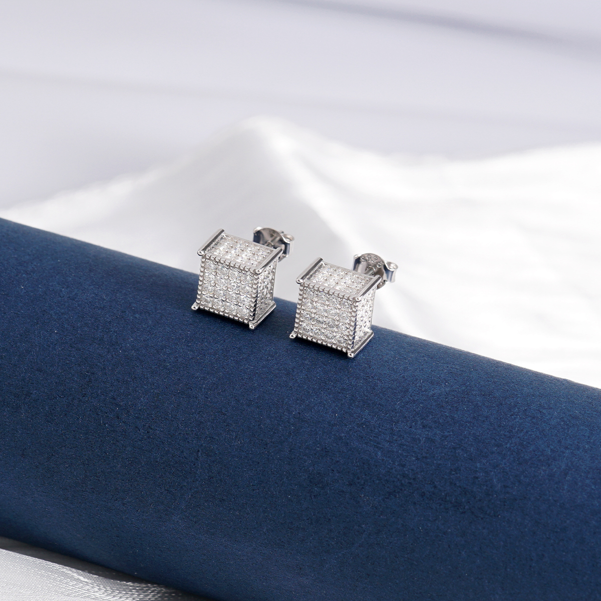 1.7ct Round Hip Hop Iced Out Cubic Earrings D Color Synthetic Moissanite S925 Stud Unisex Earrings