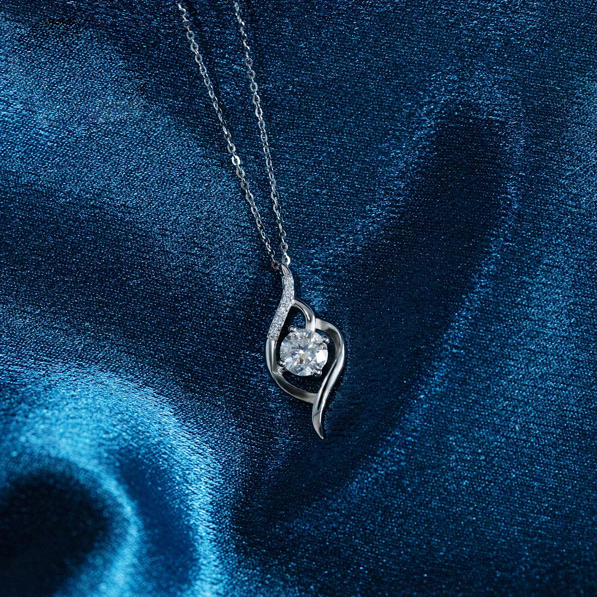 S925 1CT ROUND CUT SYNTHETIC MOISSANITE LOVE NECKLACE PENDANT GIFT FOR WOMEN