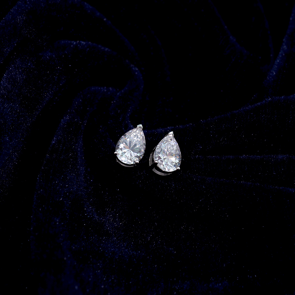 S925 Pear Cut Synthetic Moissanite Prong Stud Earrings For Men Women